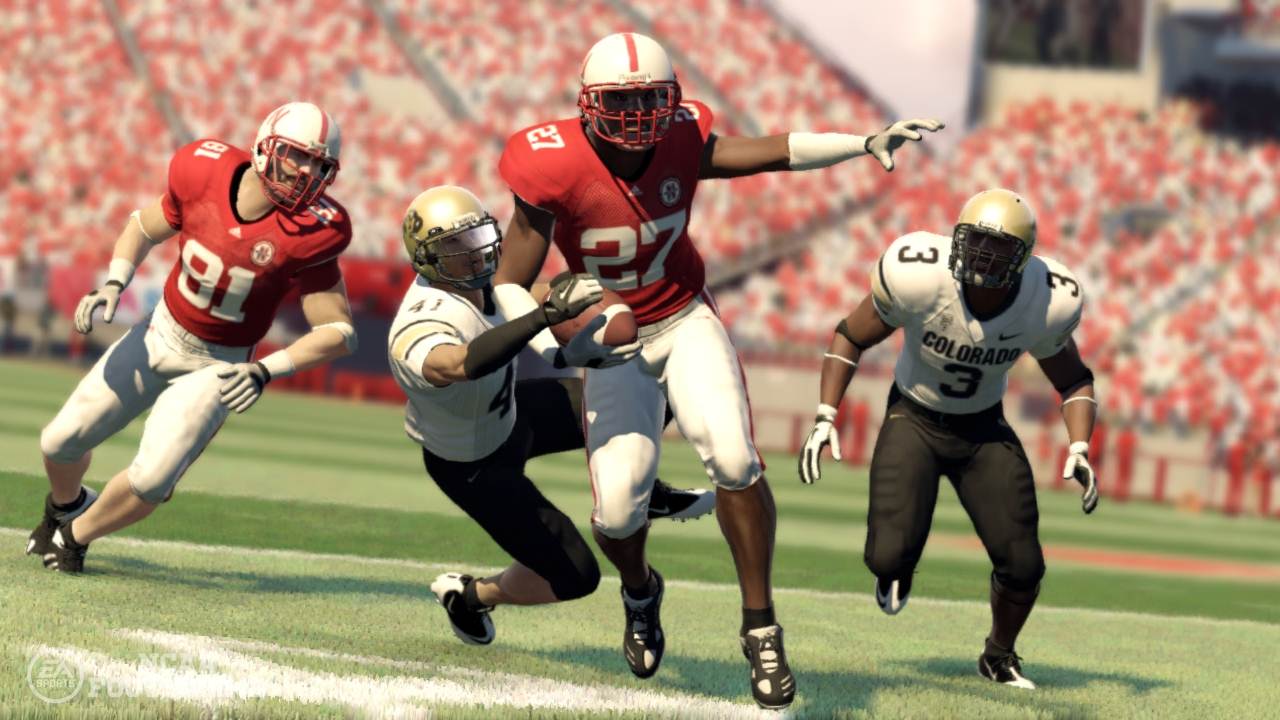 NCAA Football 13: A helmet full of screenshots